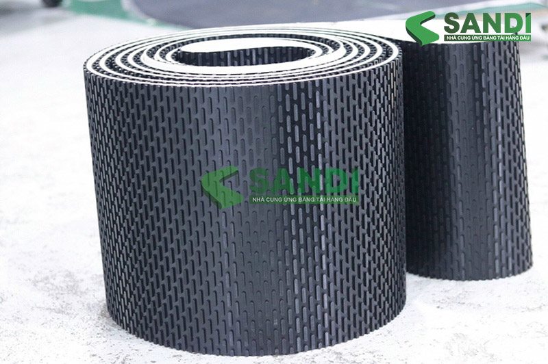 Băng tải PVC đen nhám hạt dưa 8.5mm